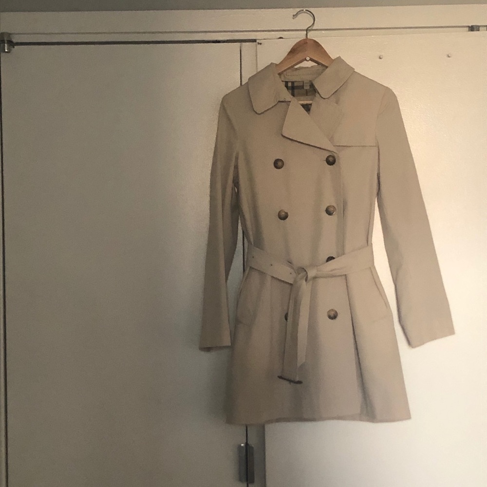 Burberry Milan short trench